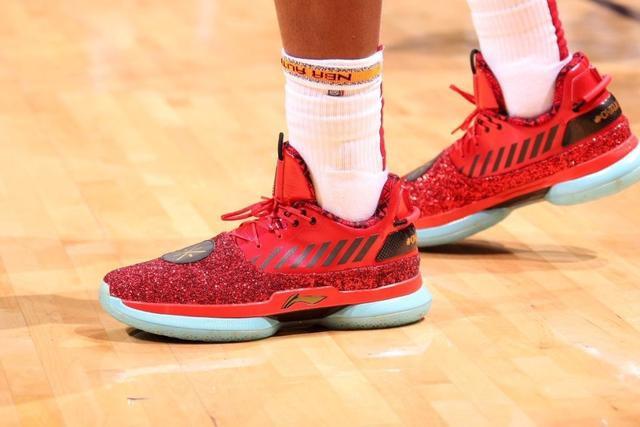 琼斯31+7+12吉林逆转战胜上海 王哲林24+12